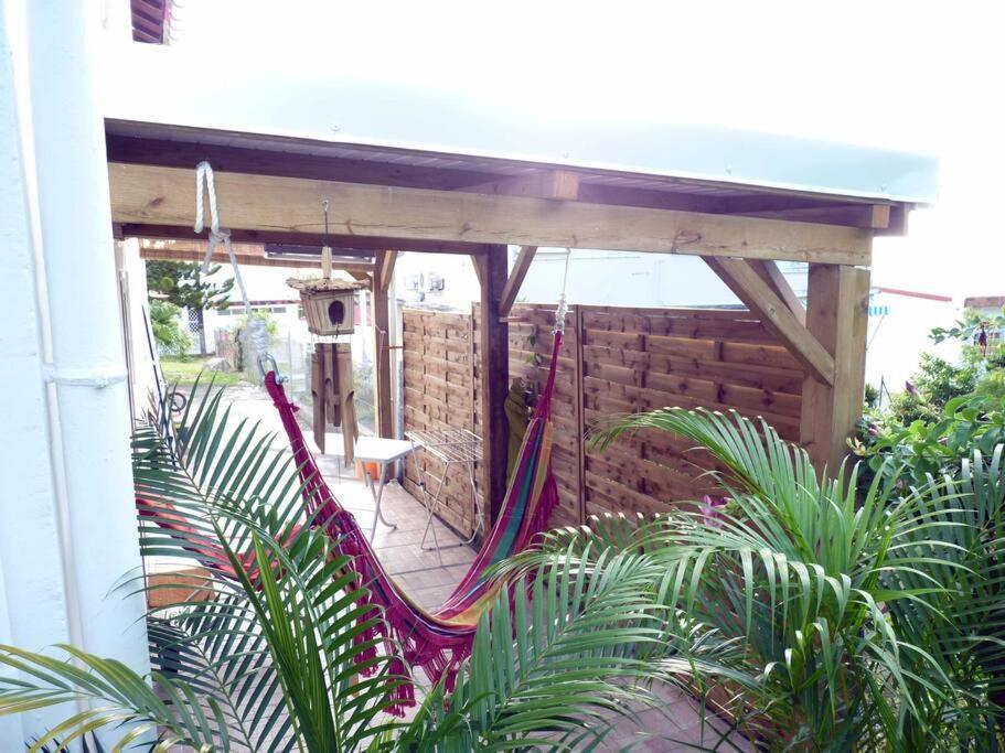 Logement Dans Un Lieu Calme Et Verdoyant A Proximite De Tout Avec Jacuzzi!!! Basse-Terre Ngoại thất bức ảnh