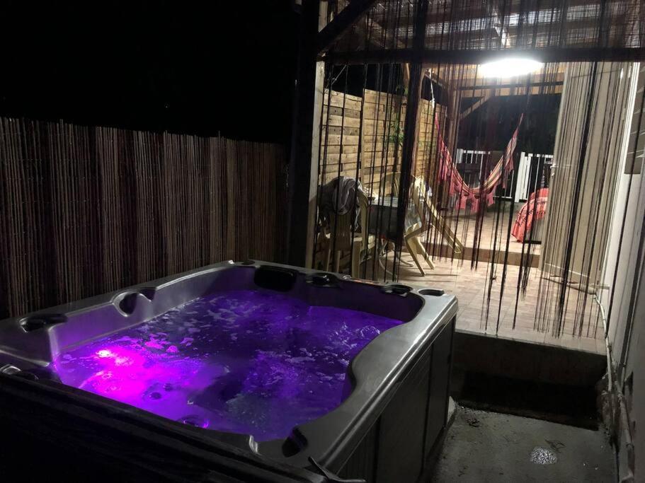 Logement Dans Un Lieu Calme Et Verdoyant A Proximite De Tout Avec Jacuzzi!!! Basse-Terre Ngoại thất bức ảnh